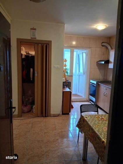 Apartament cu 3 camere în Berceni