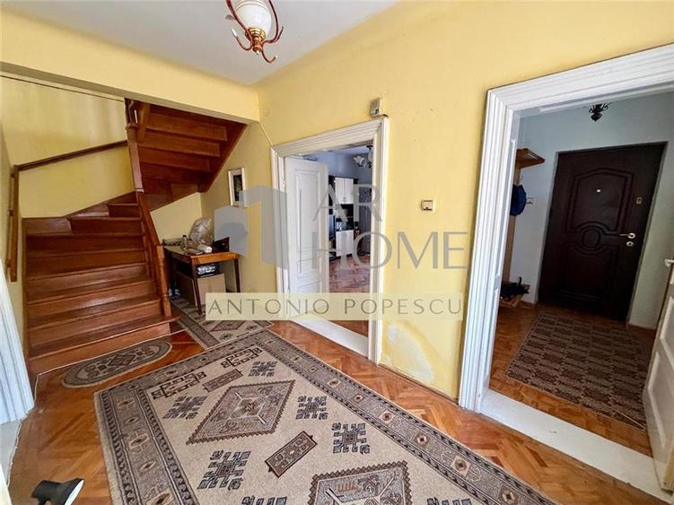 Casă individuală cu 3 camere cu Canalizare în Ultracentral