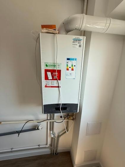 Apartament cu 3 camere decomandat în Nord-Est