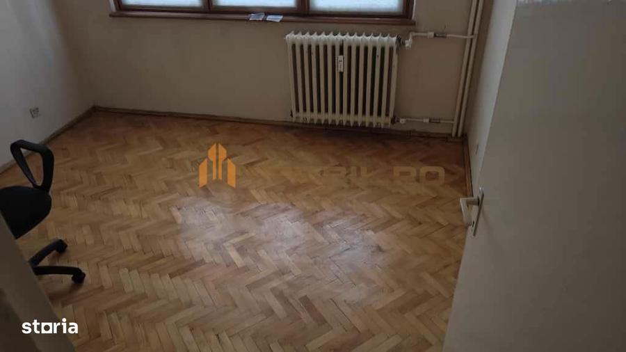 Apartament cu 3 camere semidecomandat în Tătărași