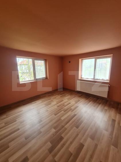 Casă individuală cu 3 camere cu Canalizare în Sânpaul