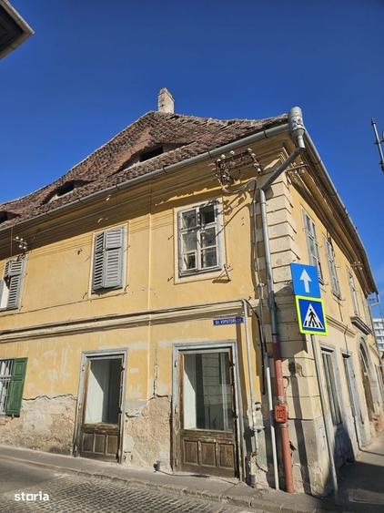 Apartament cu 3 camere în Orașul de Jos