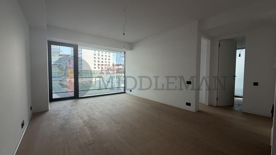 Apartament cu 3 camere semidecomandat în Aviației