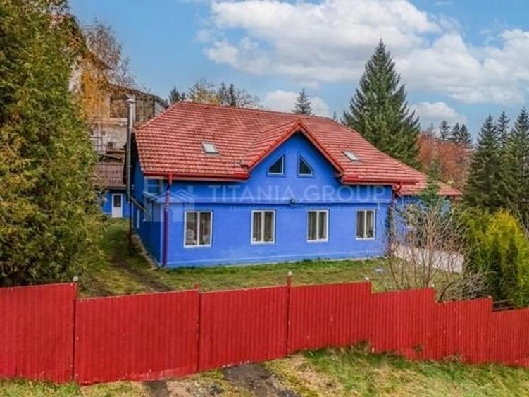 Casă individuală cu 9 camere cu Canalizare în Poiana Brașov