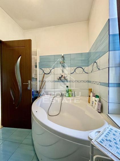 Casă individuală cu 5 camere cu Canalizare în Ronaț