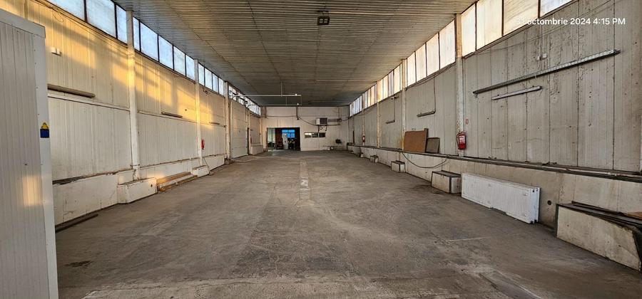 Teren construcție, în Vest