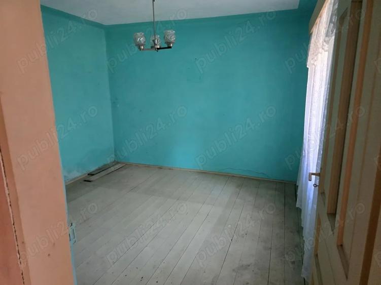 Casă cu 5 camere în Giubega