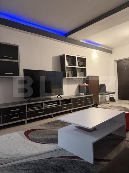 Apartament cu 3 camere decomandat, mobilat în Calea Severinului