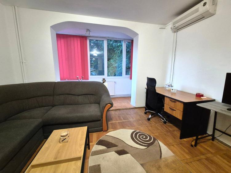 Apartament cu 2 camere semidecomandat în Complex Studențesc
