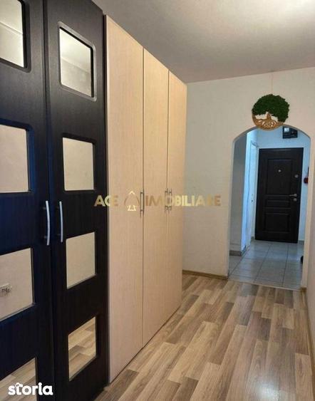 Apartament cu 3 camere, mobilat în Titan