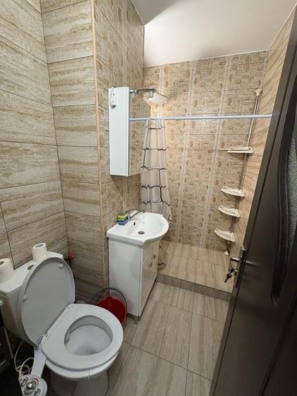 Apartament cu 3 camere decomandat în Găvana