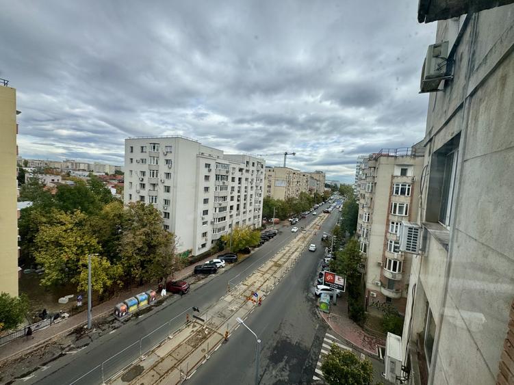 Apartament cu 2 camere decomandat în Calea Călărașilor