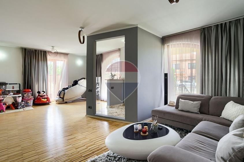 Casă individuală cu 7 camere cu Piscina în Nord