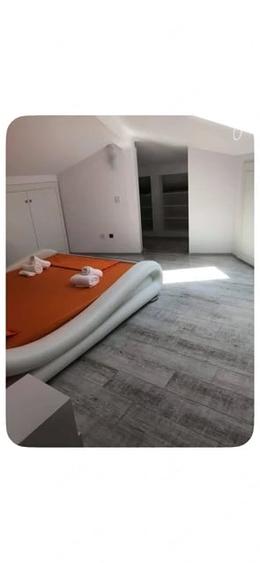 Apartament cu 3 camere decomandat în Florești