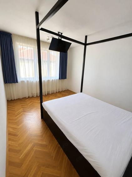 Apartament cu 3 camere decomandat în Vest