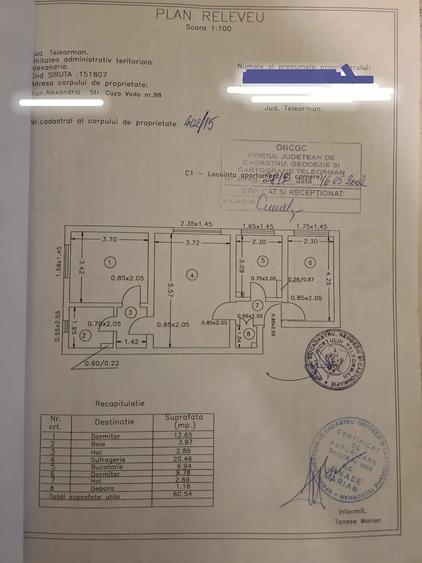 Apartament cu 3 camere semidecomandat, mobilat în Central