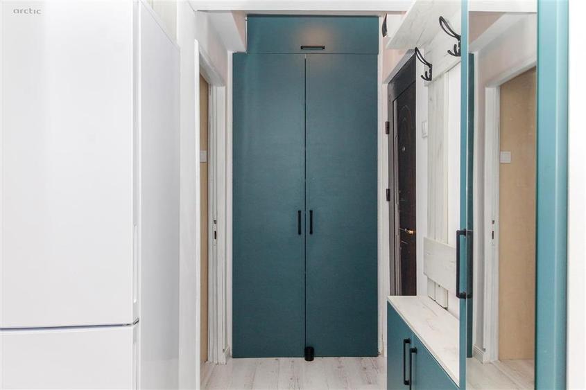 Apartament cu 3 camere semidecomandat, mobilat în Gheorgheni