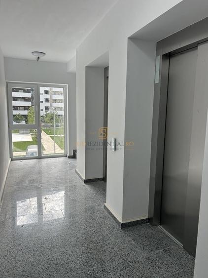 Apartament cu 3 camere decomandat în Berceni