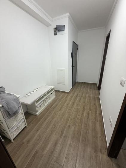 Apartament cu 2 camere semidecomandat în Albești