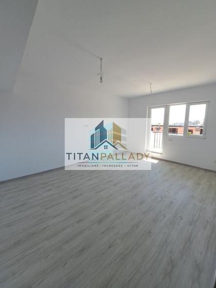 Apartament cu 3 camere decomandat în Titan