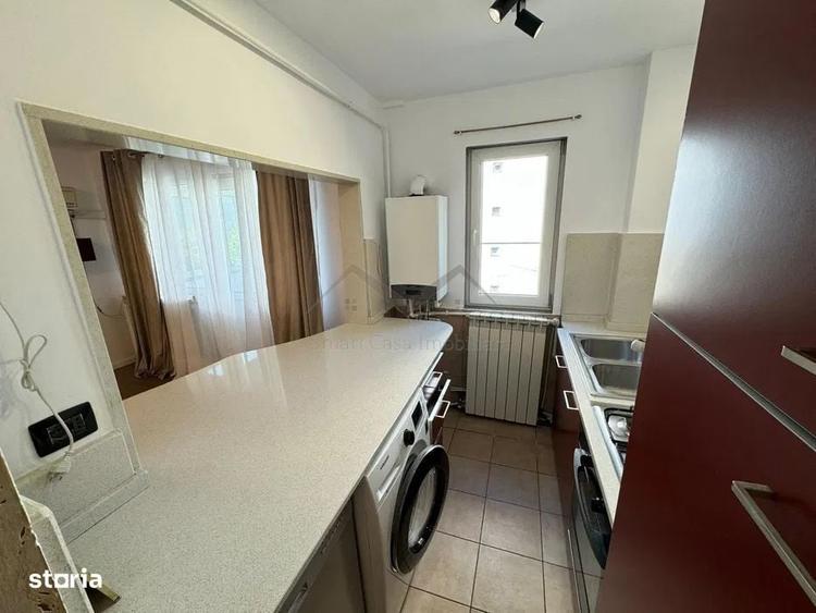 Apartament cu 4 camere semidecomandat în Mircea cel Bătrân