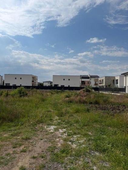 Teren intravilan de 1000 mp, în Central