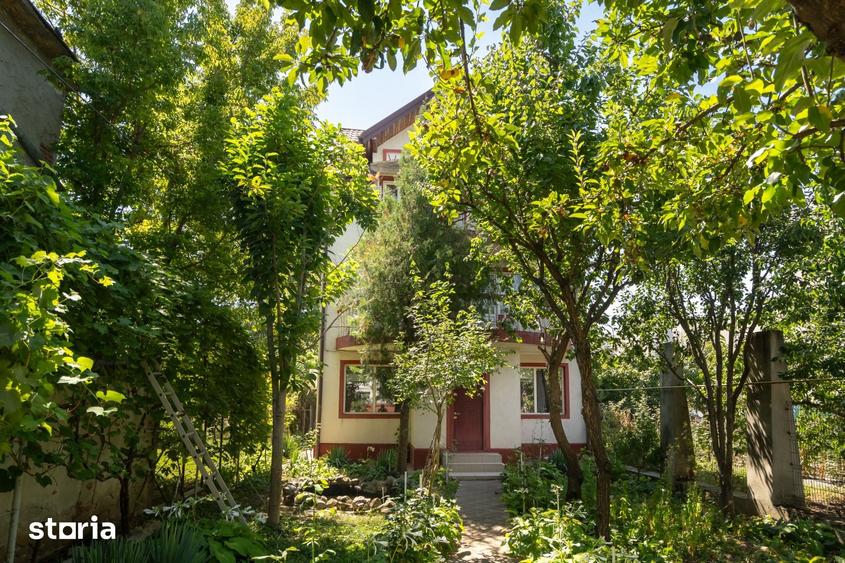 Casă cu 6 camere cu Teren 380 Mp în Berceni