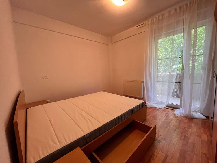 Apartament cu 3 camere decomandat, mobilat în Aradului