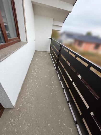 Casă individuală cu 7 camere cu Teren 390 Mp în Periferie