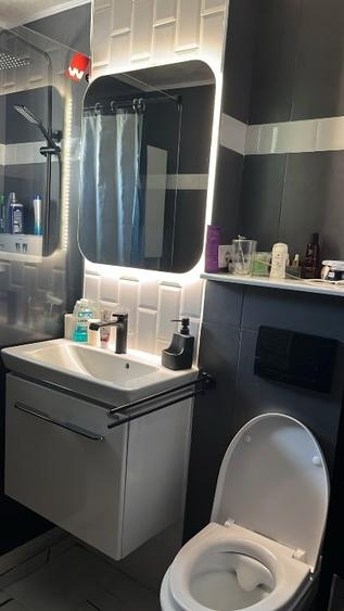 Apartament cu 2 camere semidecomandat, mobilat în Central