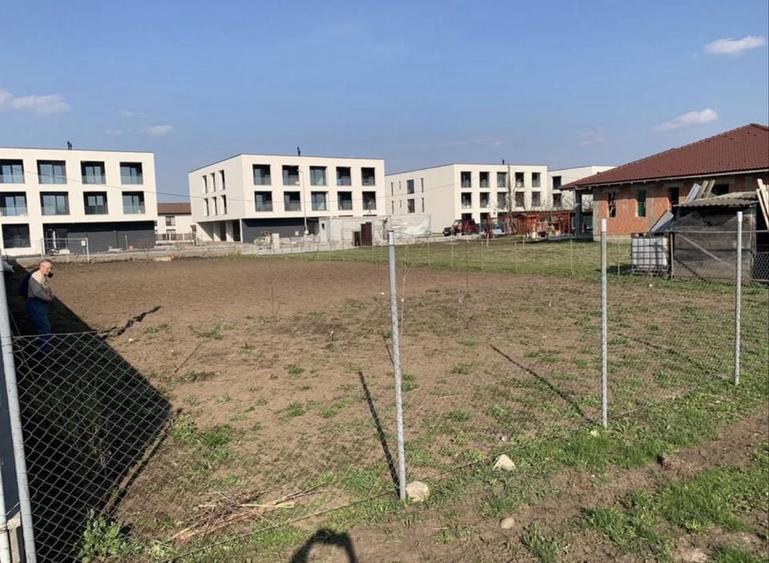 Teren de 7500 mp, în Sântana de Mureș