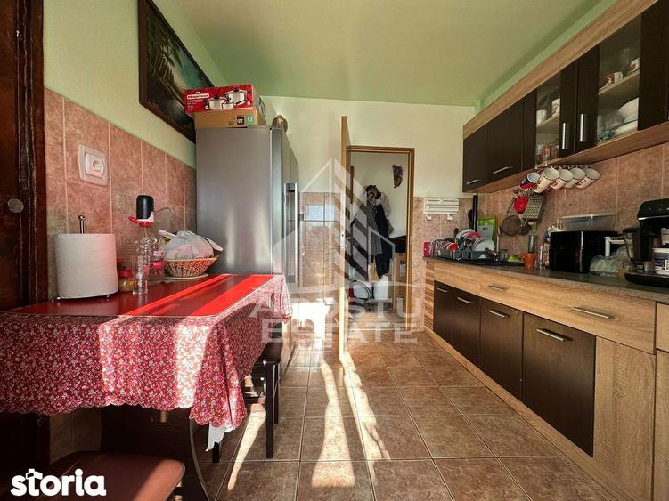 Apartament cu 2 camere decomandat, mobilat în Girocului