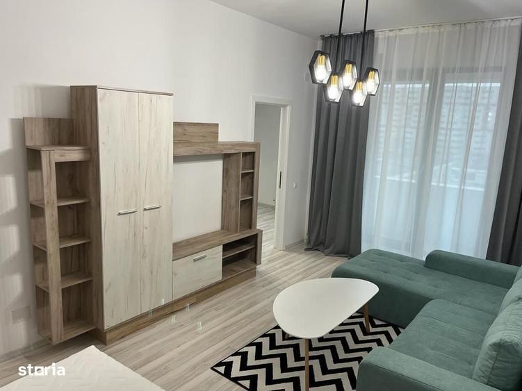 Apartament cu 3 camere decomandat în Păcii
