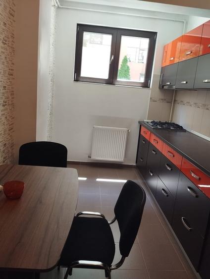 Apartament cu 2 camere decomandat în Apusului