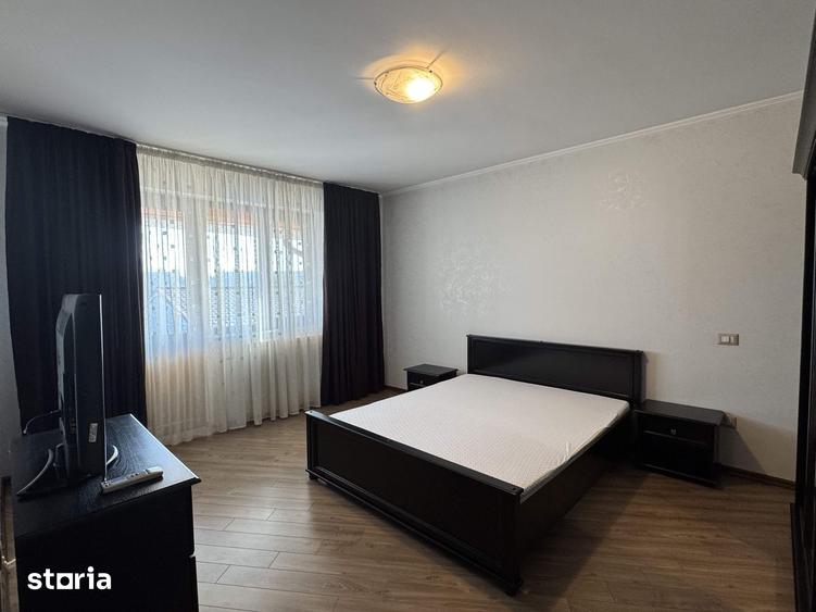 Casă cu 5 camere cu Teren 500 Mp în Steaua