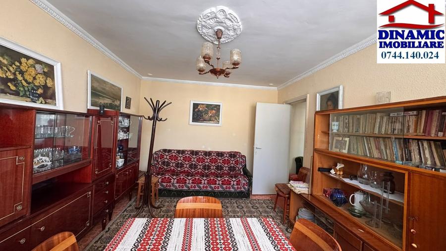 Ap 2 camere decomandat, etaj 3 – Precista, zona Școala 10, 49 000 EURO - 4