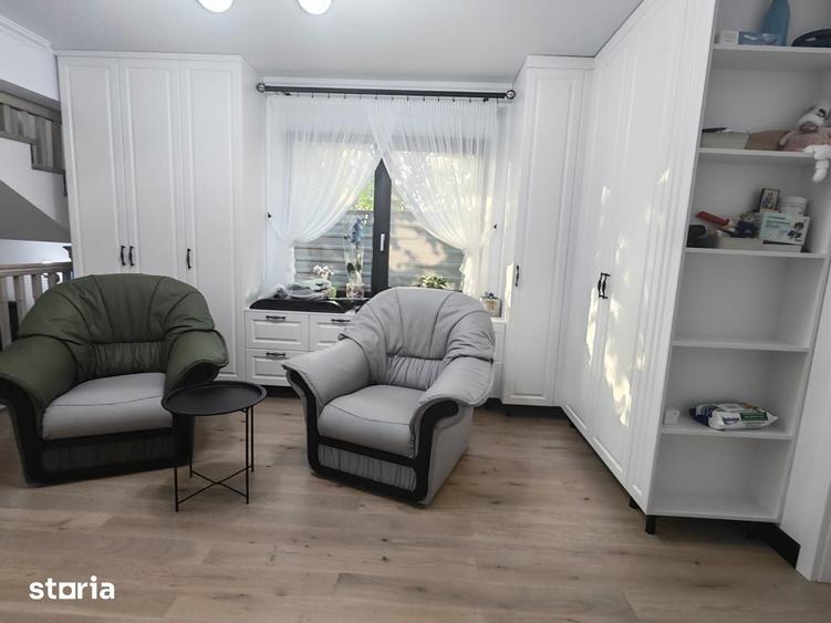 Casă cu 5 camere cu Teren 1300 Mp în Șcheia