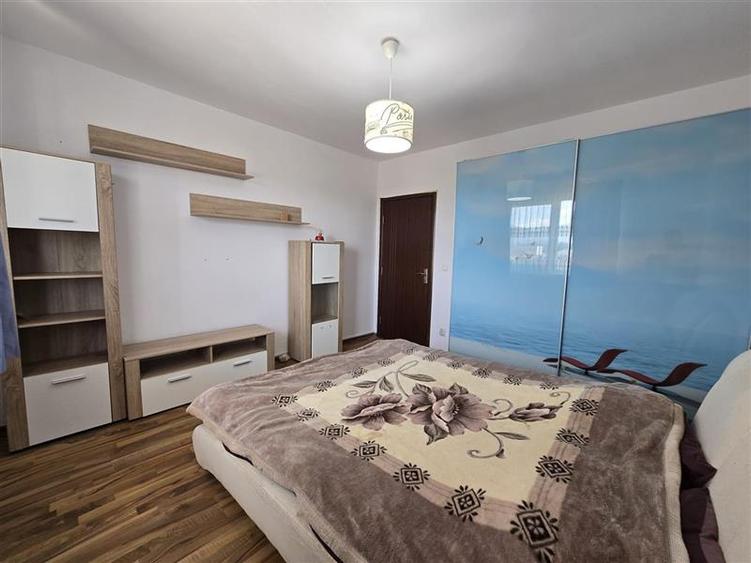 Apartament cu 2 camere decomandat, mobilat în Exterior Est