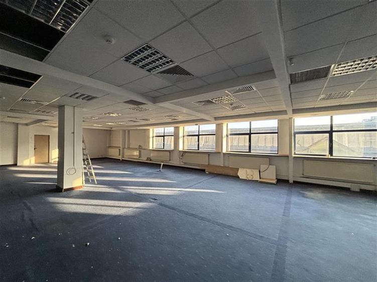Spațiu comercial, de 1,100 mp, în Ghencea