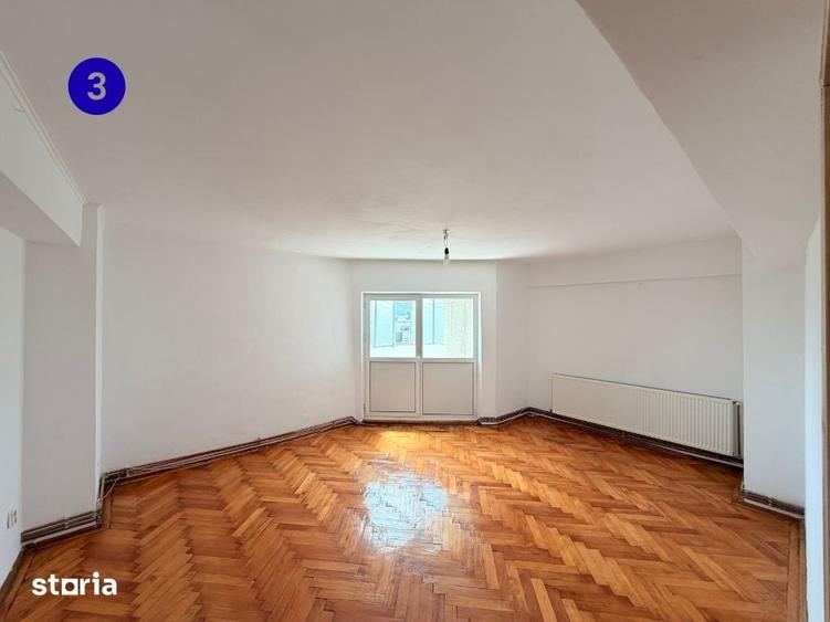 Apartament cu 3 camere decomandat în Calea București