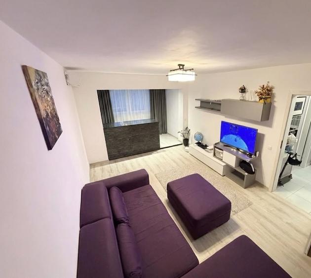 Apartament cu 3 camere decomandat, mobilat în Drumul Taberei