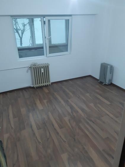 Apartament cu 3 camere decomandat în 1 Decembrie 1918