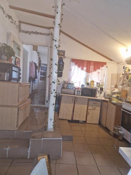 Casă cu 3 camere cu Teren 1000 Mp în Nuci
