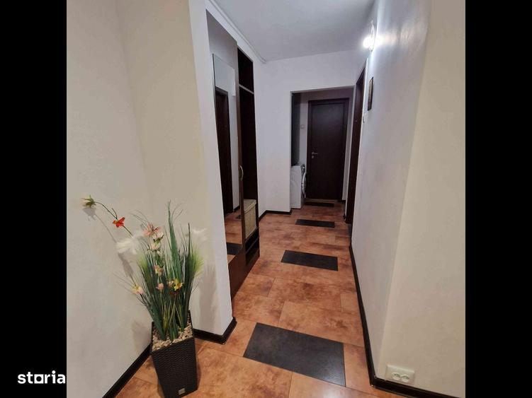 Apartament cu 3 camere decomandat în Exterior Vest