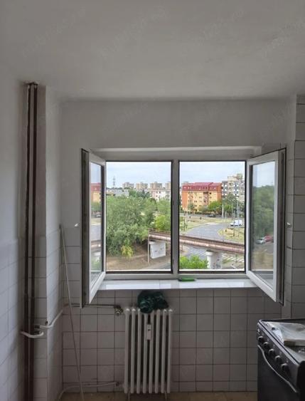 Apartament cu 4 camere decomandat în Micălaca