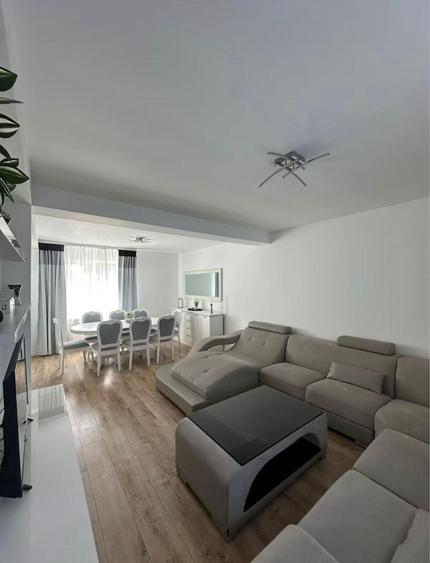 Casă cu 4 camere cu Teren 250 Mp în Central