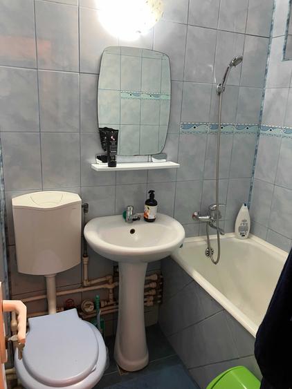 Apartament cu 2 camere semidecomandat în Podu Roș