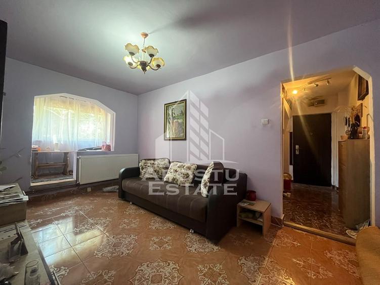 Apartament cu 3 camere decomandat, mobilat în Aurel Vlaicu