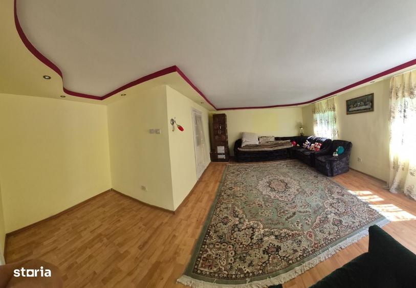 Casă cu 3 camere în Godeni