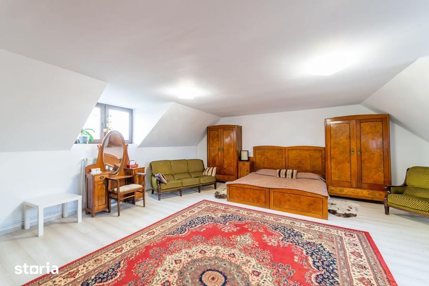 Casă cu 5 camere cu Teren 1472 Mp în Sânnicolau Mic